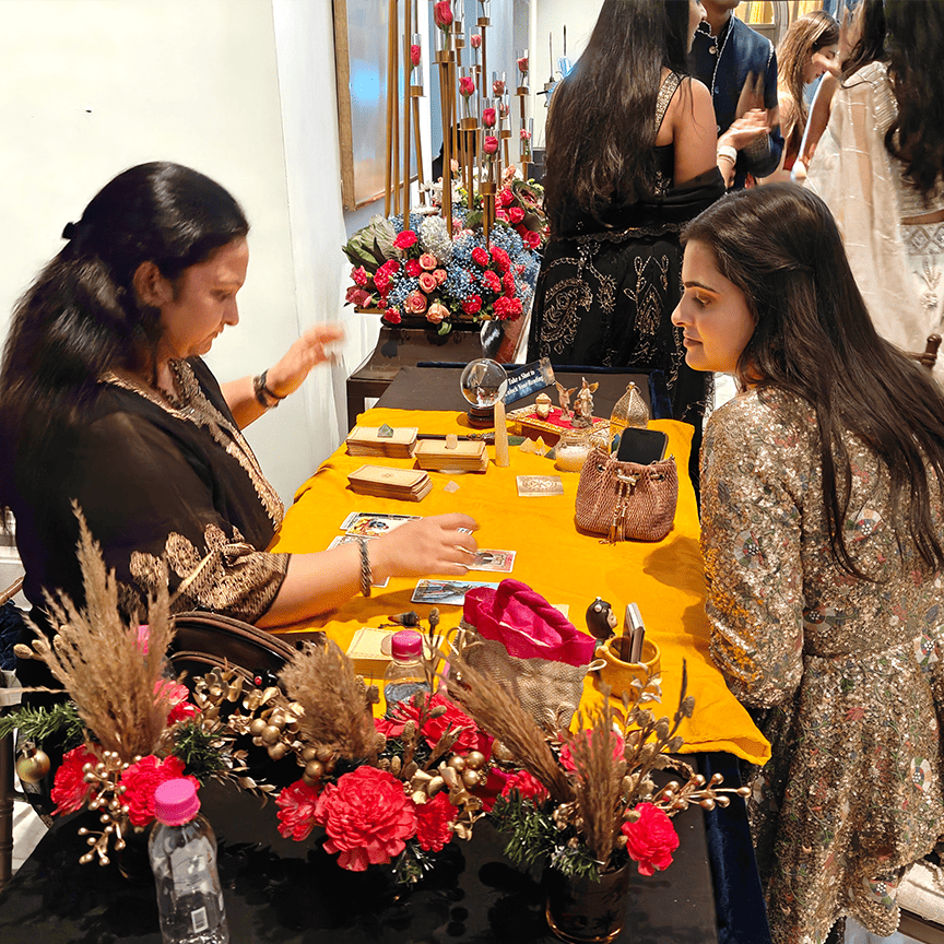 Tarot card reader in Mumbai