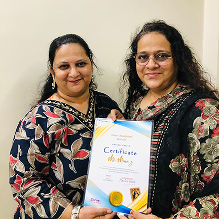 Tarot card reader in Juhu, Mumbai